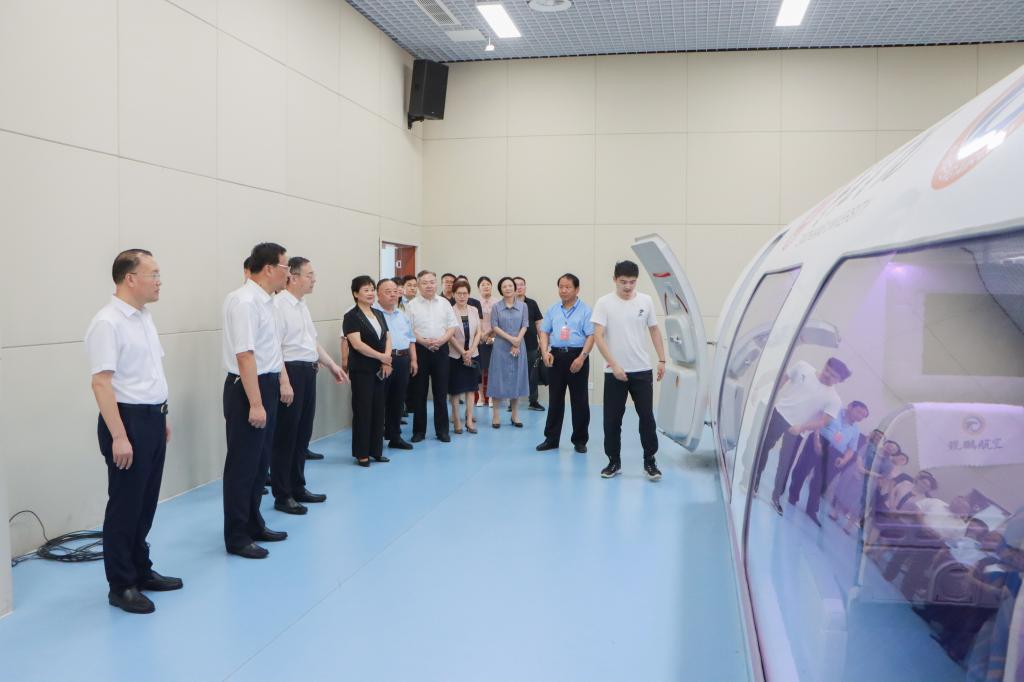 20240709枣庄市人大常委会主任邵士官来必赢官网调研 (4).jpg